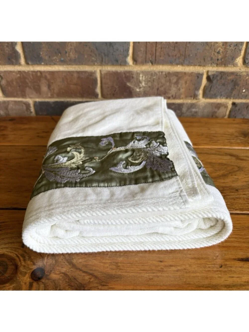 CROSCILL Home Cream Floral Sage Green Embroidered 100% Cotton Bath Towel 27”x48”